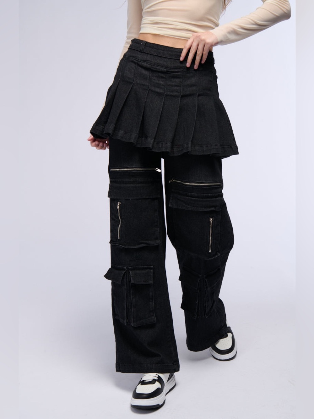 NWT AKIRA Pants Size Medium